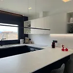 아파트 De Filippi Penthouse - 2br Sea View, Terrace & Parking, Old Town