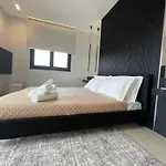 De Filippi Penthouse - 2br Sea View, Terrace & Parking, Old Town Olbia