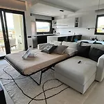 De Filippi Penthouse - 2br Sea View, Terrace & Parking, Old Town 아파트 올비아