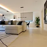 De Filippi Penthouse - 2br Sea View, Terrace & Parking, Old Town 아파트