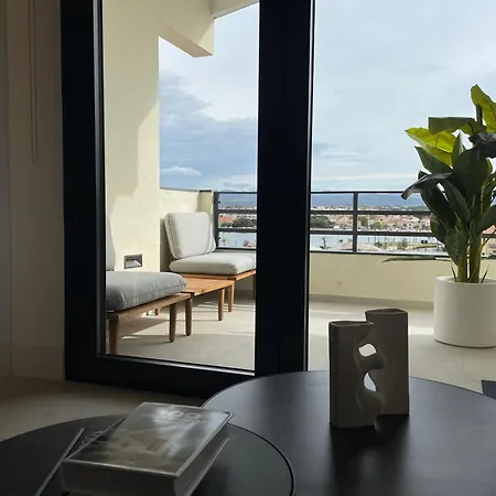 Luxurious High-end 2br Penthouse - Terrace - Great View - Parking - Historical Centre Apartment