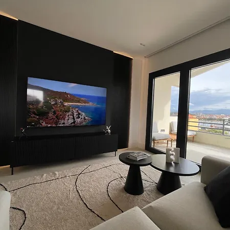 Apartment Luxurious High-end 2br Penthouse - Terrace - Great View - Parking - Historical Centre