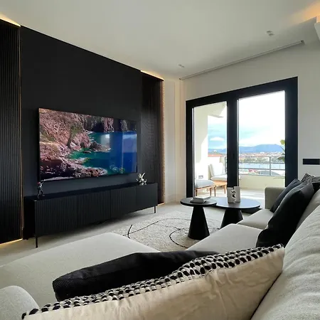 Luxurious High-end 2br Penthouse - Terrace - Great View - Parking - Historical Centre *