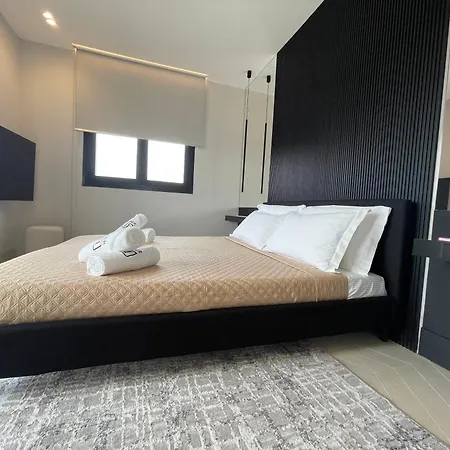 Luxurious High-end 2br Penthouse - Terrace - Great View - Parking - Historical Centre Olbia