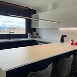 De Filippi Penthouse - 2br Sea View, Terrace & Parking, Old Town * Ольбия