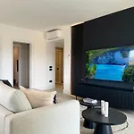 De Filippi Penthouse - 2br Sea View, Terrace & Parking, Old Town
