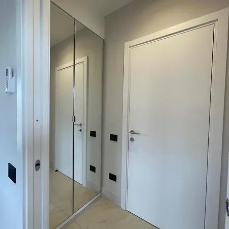 Luxurious High-end 2br Penthouse - Terrace - Great View - Parking - Historical Centre *