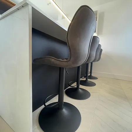 Luxurious High-end 2br Penthouse - Terrace - Great View - Parking - Historical Centre Lägenhet Olbia