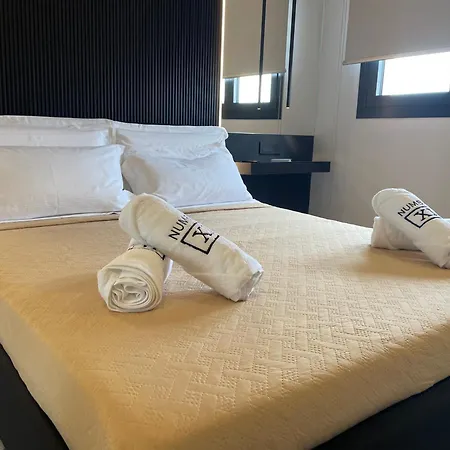 Lägenhet Luxurious High-end 2br Penthouse - Terrace - Great View - Parking - Historical Centre