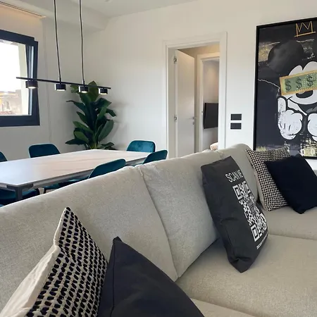 De Filippi Penthouse - 2br Sea View, Terrace & Parking, Old Town * Olbia