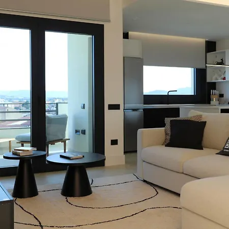 Apartment Luxurious High-end 2br Penthouse - Terrace - Great View - Parking - Historical Centre *