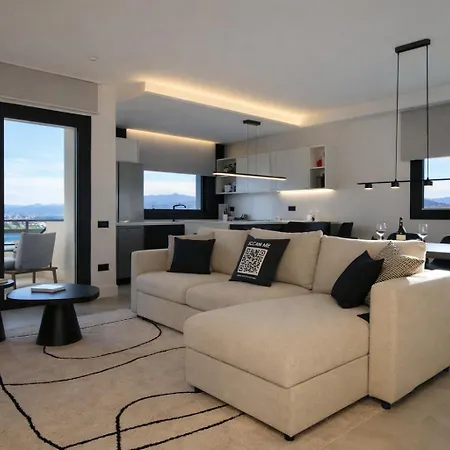 Luxurious High-end 2br Penthouse - Terrace - Great View - Parking - Historical Centre Apartment