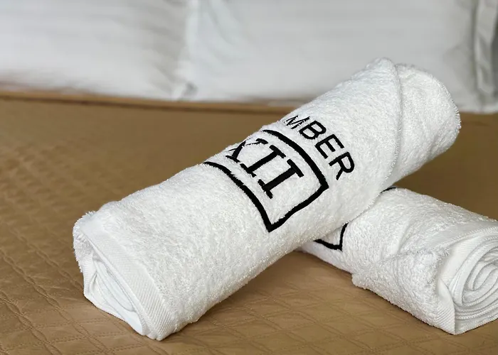 Luxurious High-end 2br Penthouse - Terrace - Great View - Parking - Historical Centre *