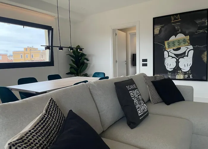 Luxurious High-end 2br Penthouse - Terrace - Great View - Parking - Historical Centre Apartment