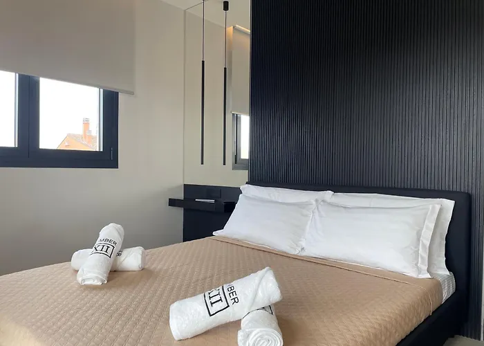 Apartment Luxurious High-end 2br Penthouse - Terrace - Great View - Parking - Historical Centre