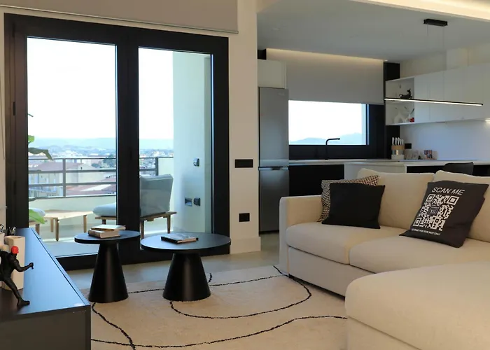 Apartment Luxurious High-end 2br Penthouse - Terrace - Great View - Parking - Historical Centre *