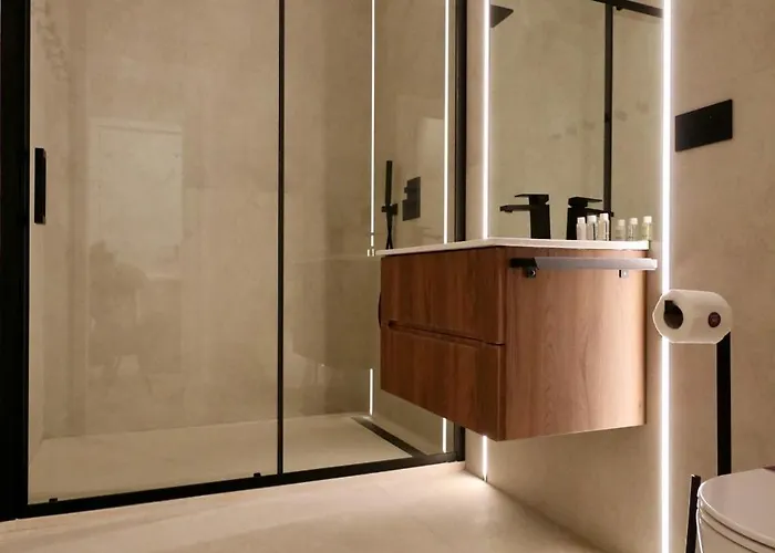 Apartment Luxurious High-end 2br Penthouse - Terrace - Great View - Parking - Historical Centre