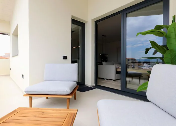 Luxurious High-end 2br Penthouse - Terrace - Great View - Parking - Historical Centre Olbia