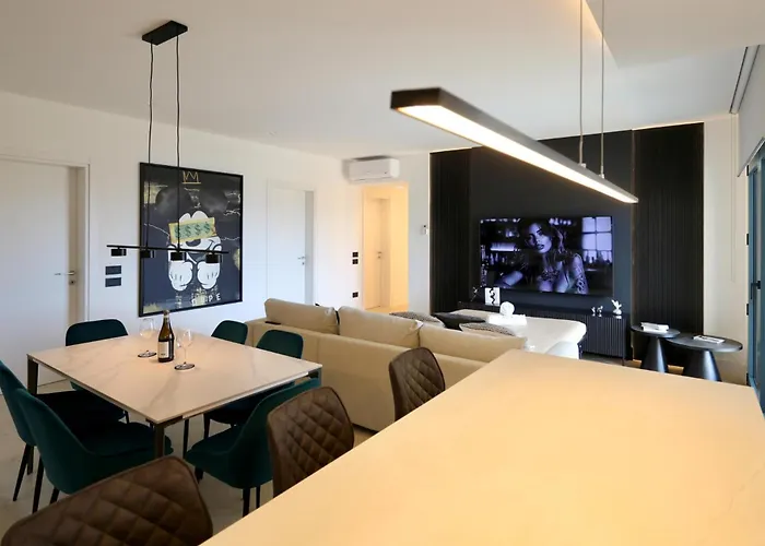 Luxurious High-end 2br Penthouse - Terrace - Great View - Parking - Historical Centre Olbia