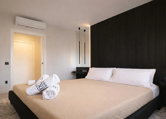 Apartment Luxurious High-end 2br Penthouse - Terrace - Great View - Parking - Historical Centre *